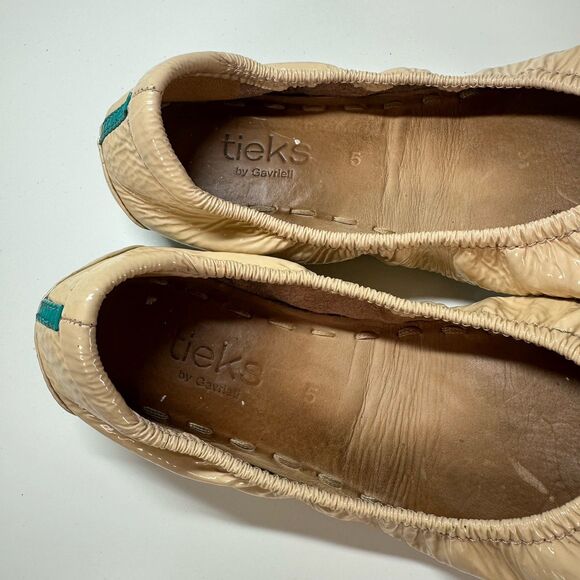Tieks by Gavrieli Women Patent In Biscotti Leather Foldable Ballet Flats Size 5 - Picture 7 of 11
